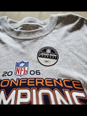 RARE FIND | 2006 Chicago Bears NFC Championship Reebok  Crewneck Tee-Shirt NFL